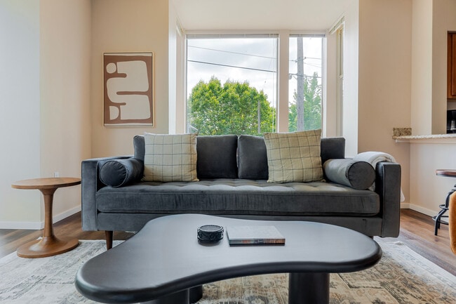 Photo - 5101 25th Ave NE Unidad ID1947A