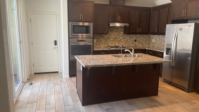 Photo - 1053 Burns Pl