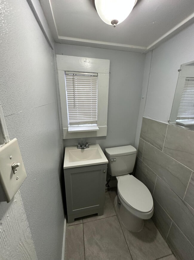 Photo - 707 Franklin St