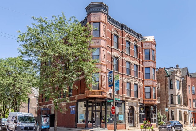 Building Photo - 1134 W Armitage Ave Rental