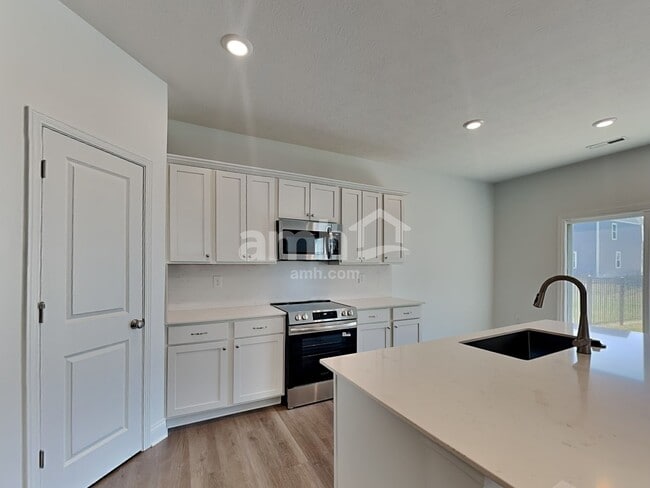 Photo - 305 Pne Hl Ct