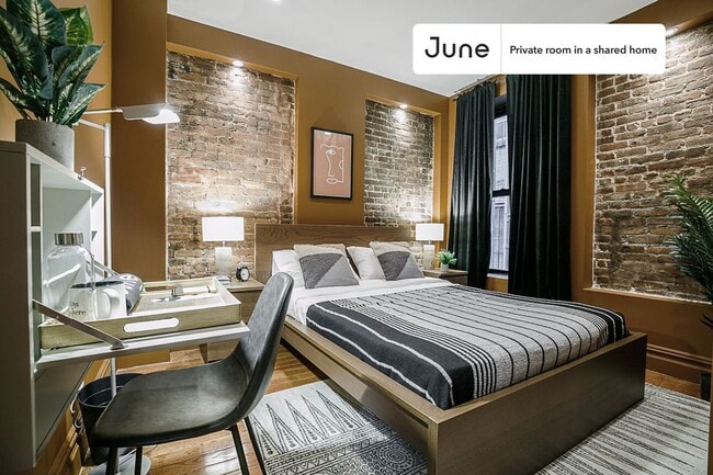 Building Photo - Room in Shared 3 bed/2 bath home