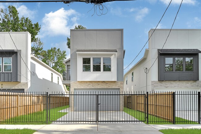 Photo - 90 Burress St