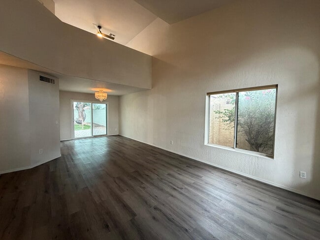 Photo - 902 S Surfside Dr