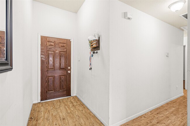Photo - 13515 Gospel Way