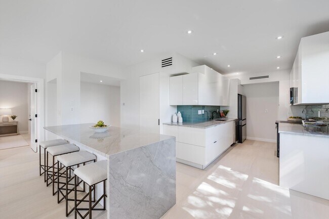 Photo - 800 Greensward Ct Unidad 107-I