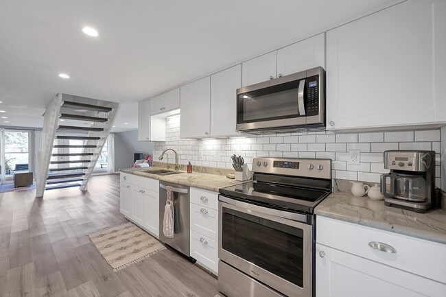 Photo - 1500 W Pine Lake Cir