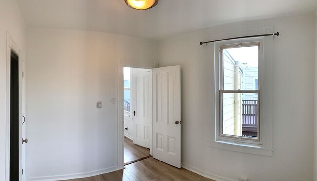 Photo - 613 York St Unit 613A