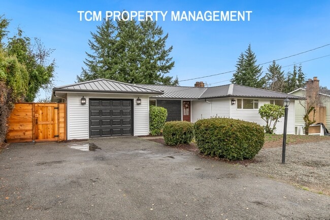 Photo - 1121 E Guiberson St