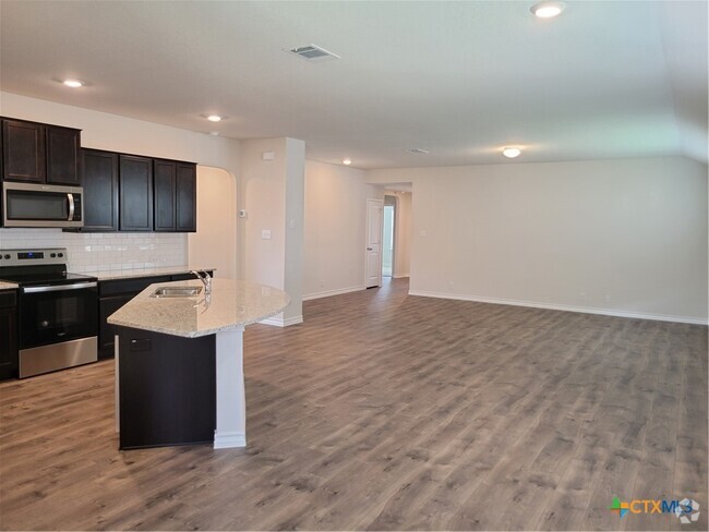 Building Photo - 613 Great Plains Rental