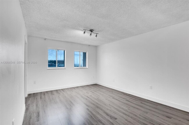 Photo - 269 NW 7th St Unidad 121