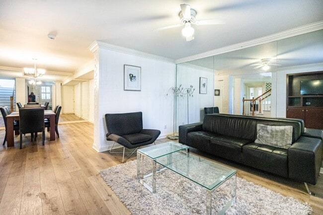 Photo - 1305 Vernon St