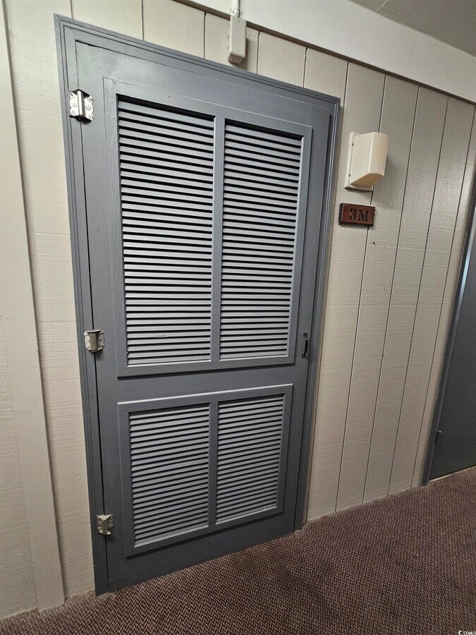 Photo - 401 N Hillside Dr