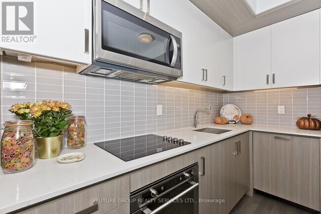 Photo - 262 Lakeshore Rd W Unit 262