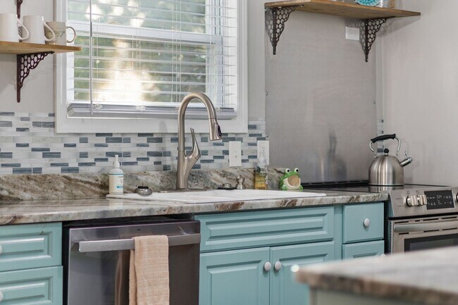 Photo - SNOWBIRD RENTAL- 4 blocks 2 Sea & Fire Pit