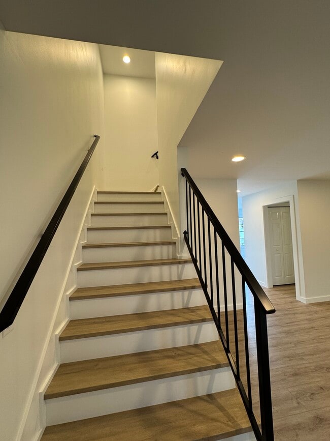 Photo - 1453 Oxford Pl