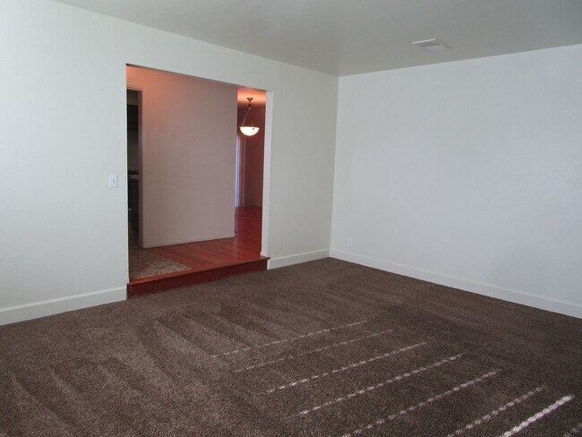 Photo - 2039 Barbour Dr