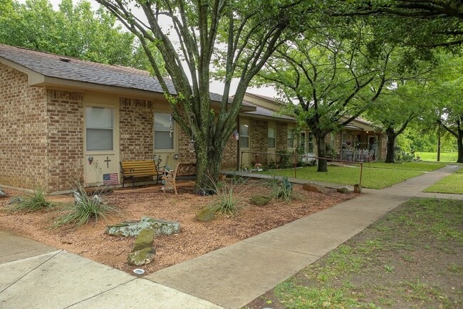 Photo - 125 Janis St