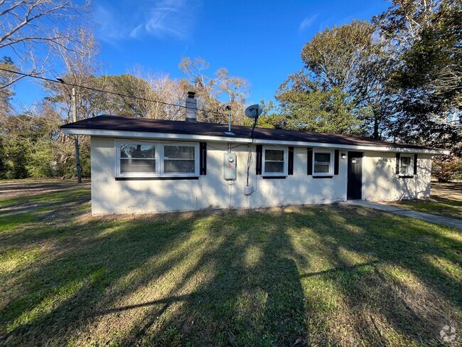 Building Photo - Updated Four Bedroom Home in Ogeechee Farms