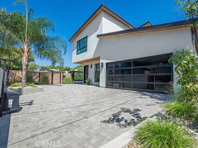 9242 Lemona Ave