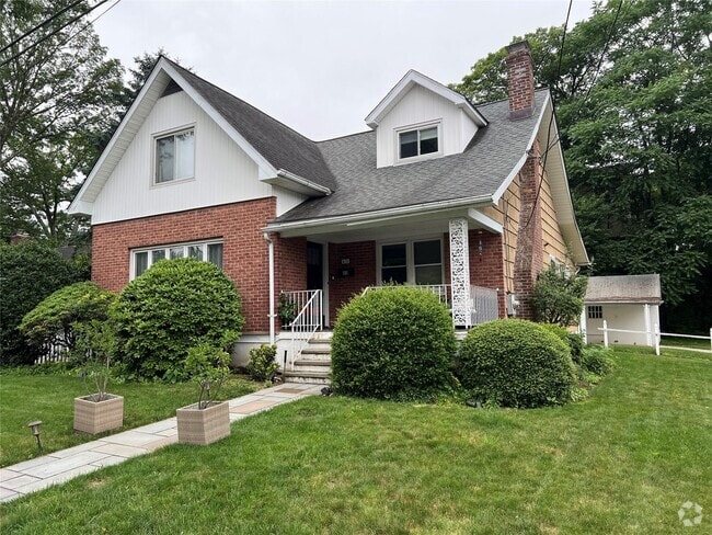 Building Photo - 40 Clunie Ave Rental