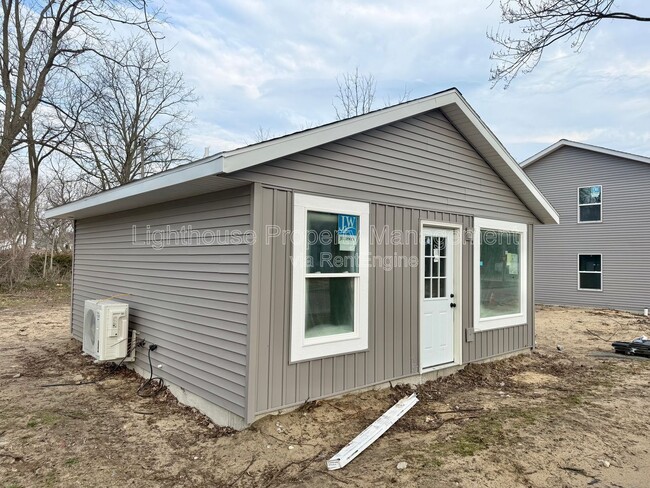 Building Photo - 313 Orchard Ave