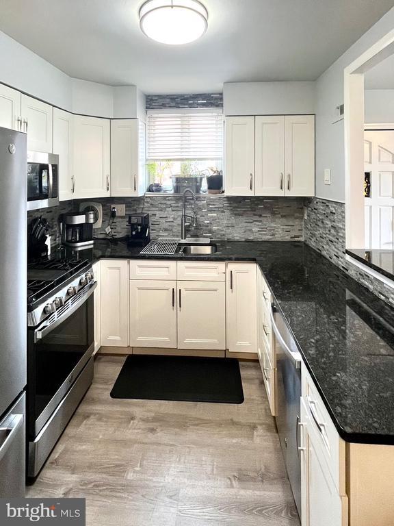 Photo - 4308 McMenamy St