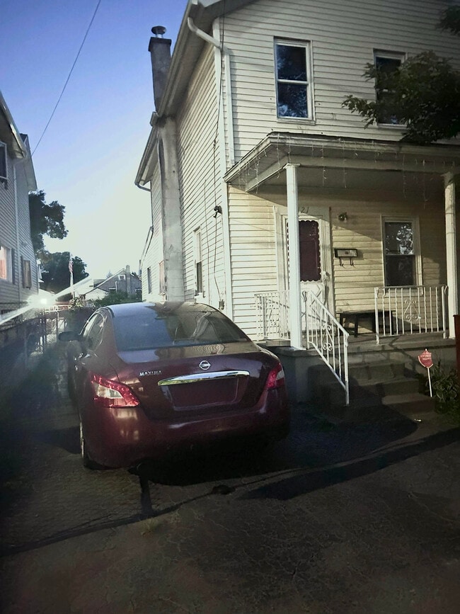 Photo - 121 Morris Ave House