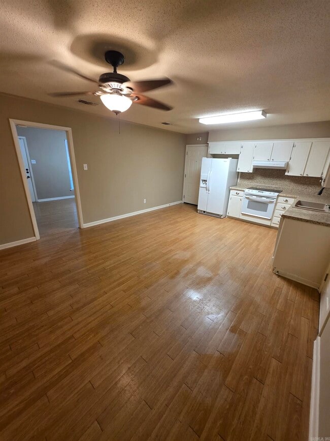 Photo - 11615 Ashwood Dr
