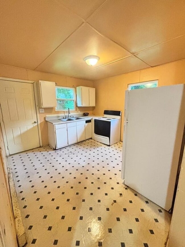 Photo - HIGH POINT - 2 BDRM/1 BATH