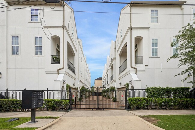 Photo - 1242 W 23rd St