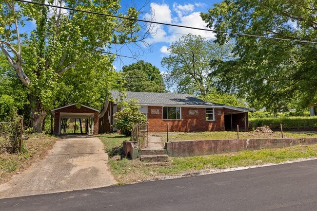 Photo - 108 E Ann Dr SW