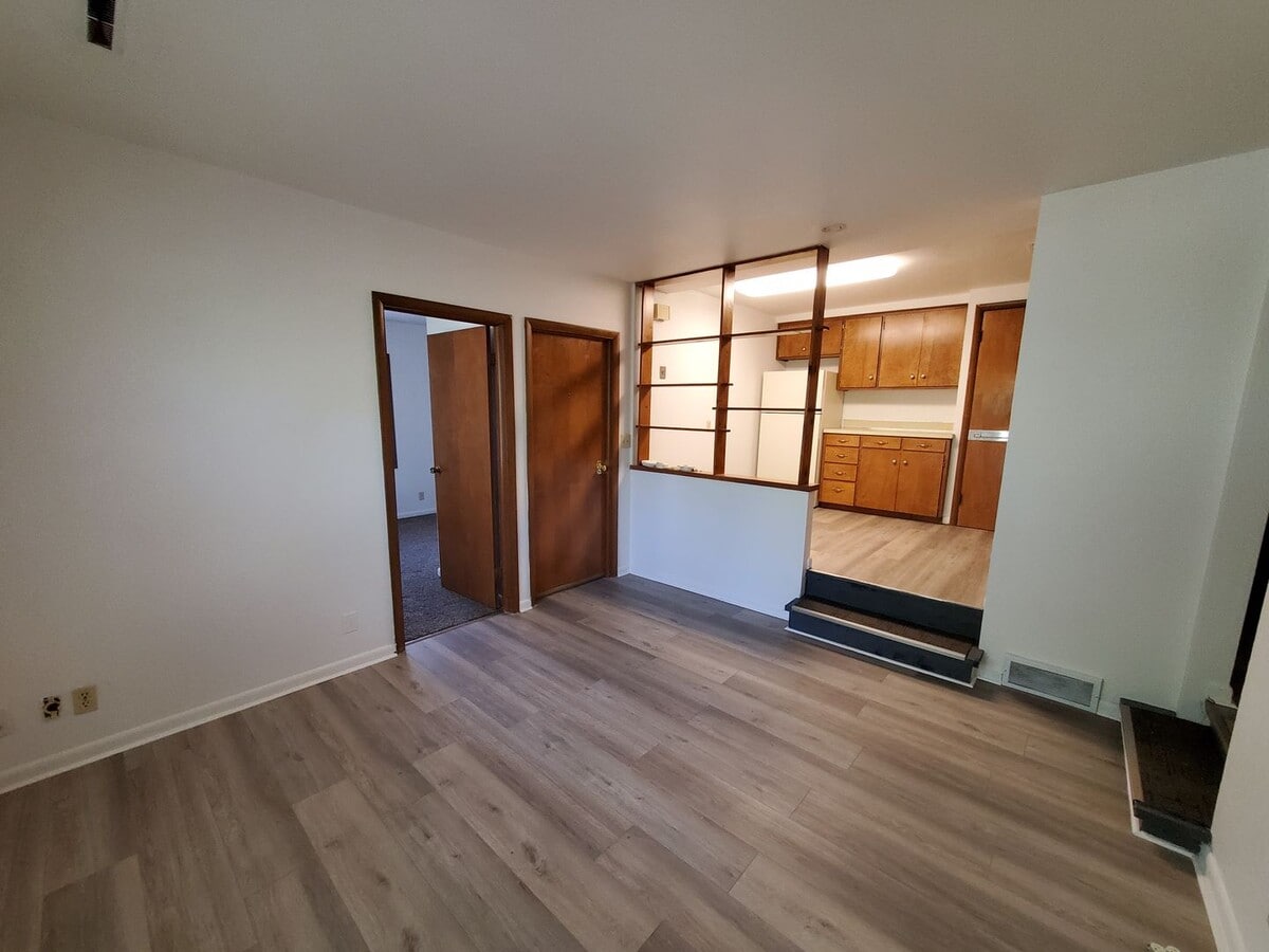 Walnut St 2115 - Walnut St 2115