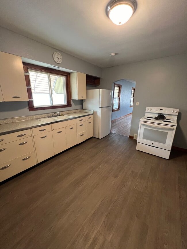 Photo - Spacious 2 bedroom home!