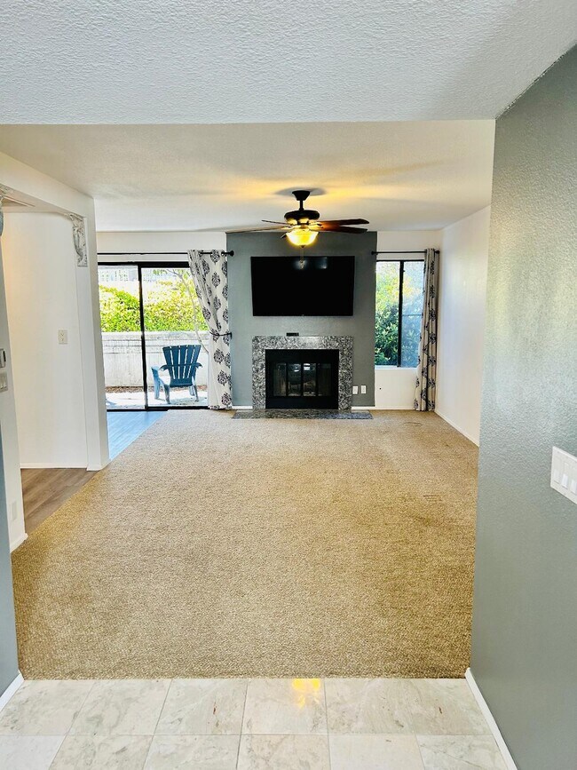 Photo - 520 Via De La Valle Unidad H