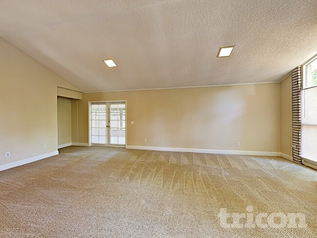 Photo - 1734 Alder Dr