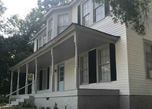 Building Photo - 403 Greenville St Unit 2