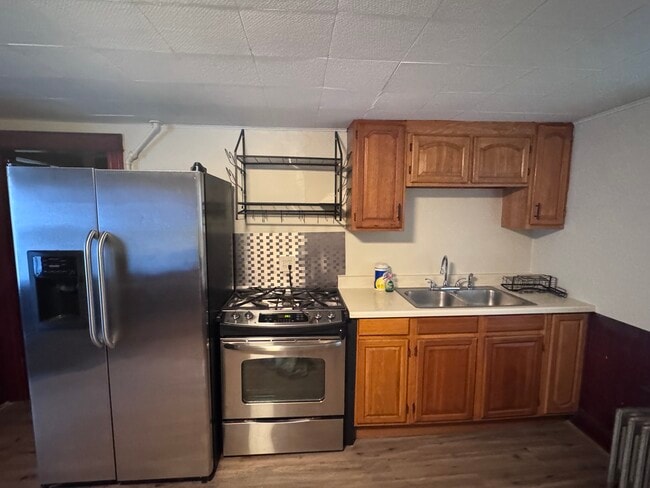 Building Photo - 26 Pleasant St Unit 1