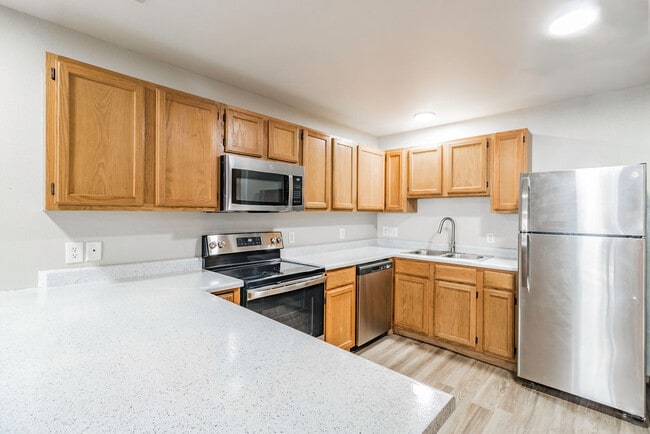 2BR, 2BA Partial renovated - 1,000 SF