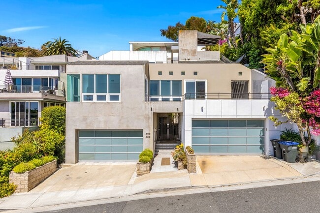 Luxury 2 Bed | 2.5 Bath Private Residence ... - Luxury 2 Bed | 2.5 Bath Private Residence ... Casa