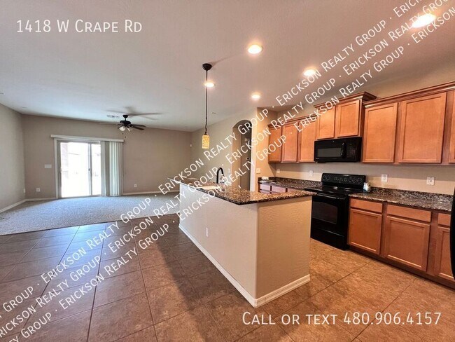 Building Photo - 1418 W Crape Rd