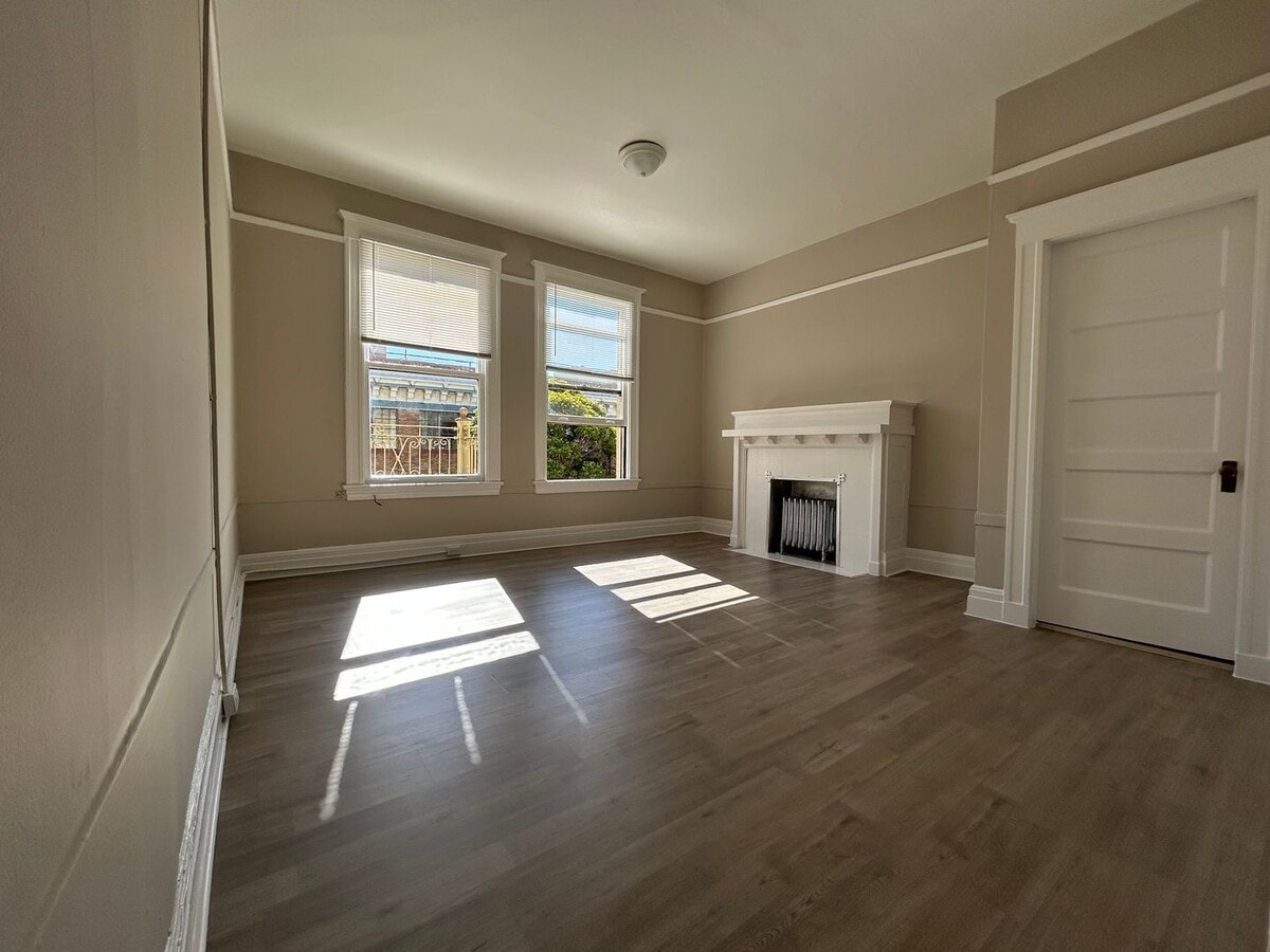 Photo - Columbia Apartments