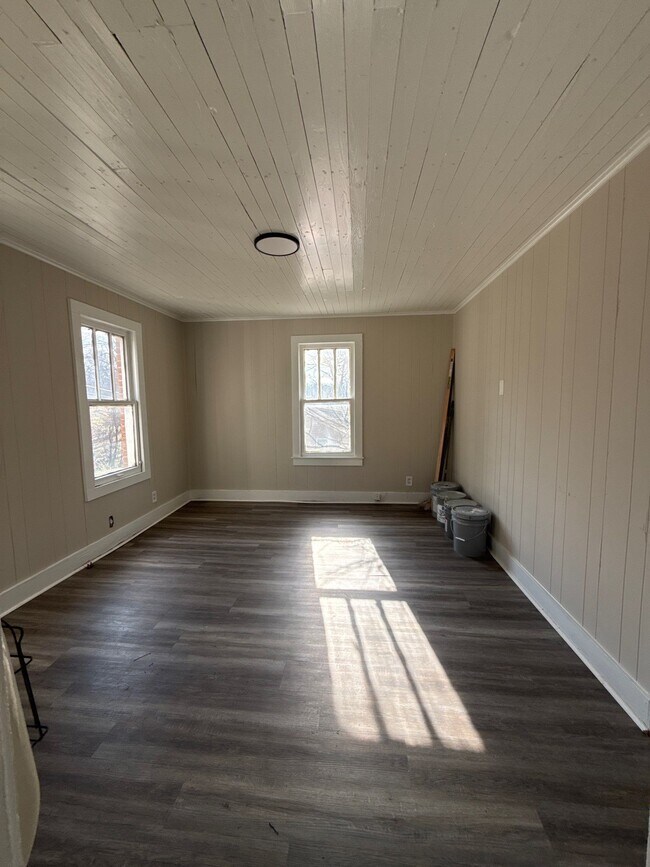 Photo - 144 Midland St