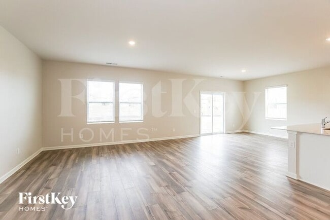 Photo - 871 Moray Ln