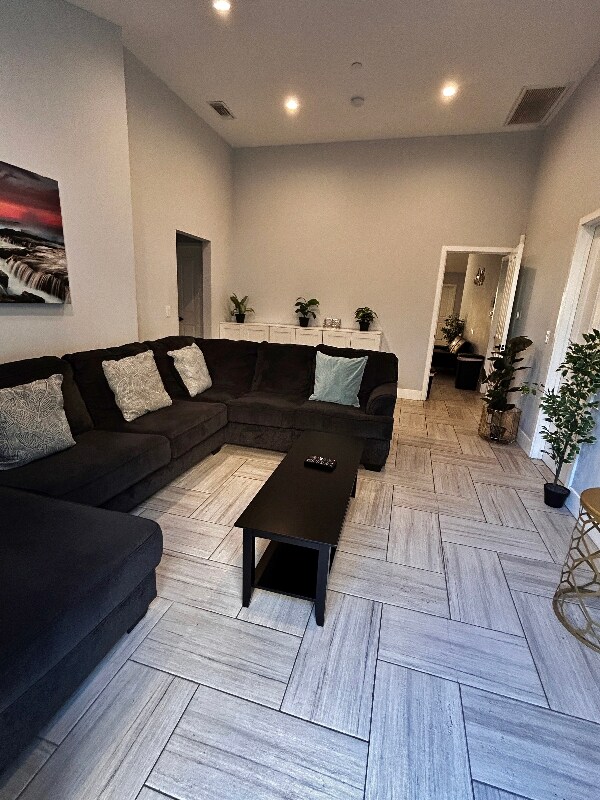 Photo - 712 N Fuller Ave