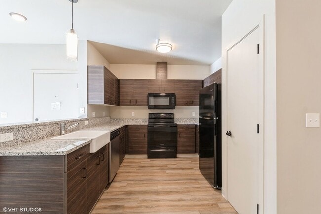 Photo - Eagle Valley Ranch Apartments Unidad 303 (JS-691)