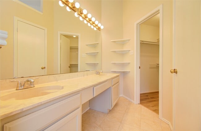 Photo - 11810 Stone Bridge Dr