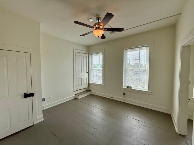 Photo - 1530 New Holland Rd Unit Apt A