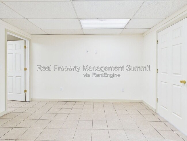 Photo - 2501 N Augusta St Unit Apartment B