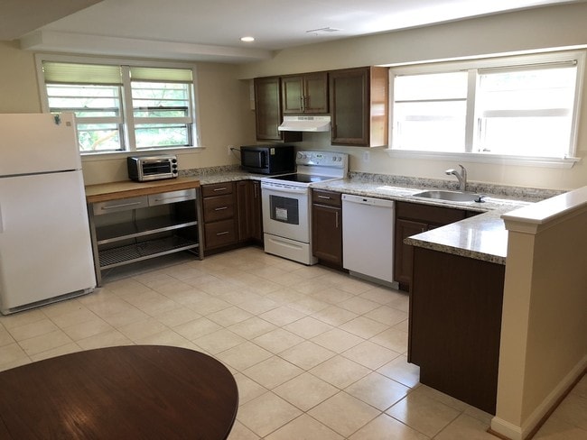 Building Photo - 1712 Merrifields Dr Unit 1